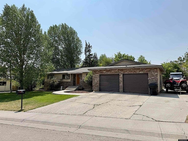 1335 7th West Ave photo 3