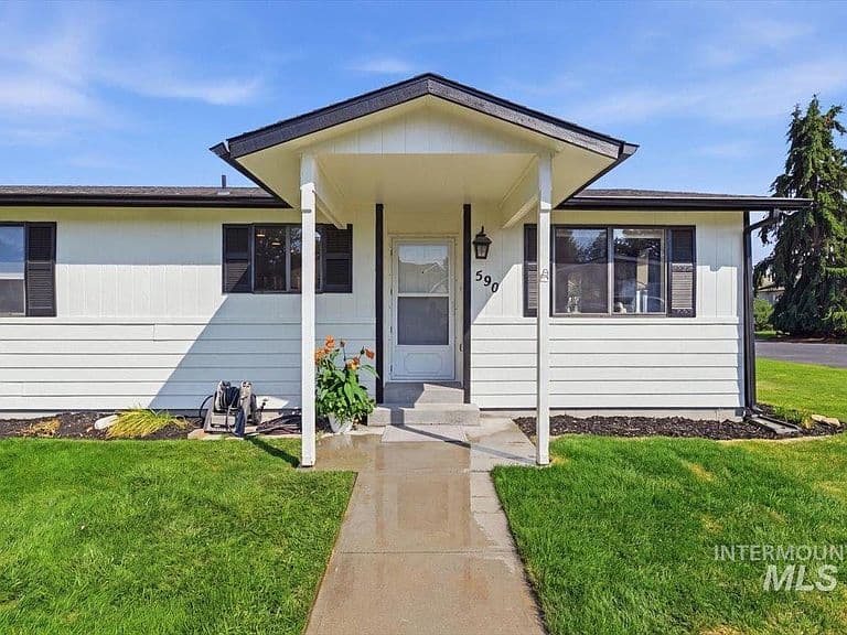 590 S Malaga Ln photo 5