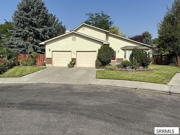 1265 Tipperary Ct photo 1