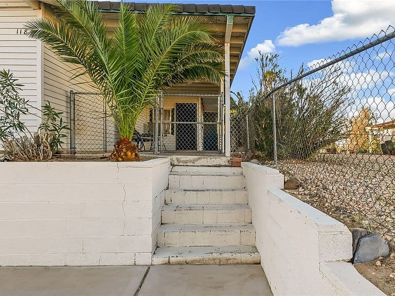 1184 Chaparral Dr photo 4