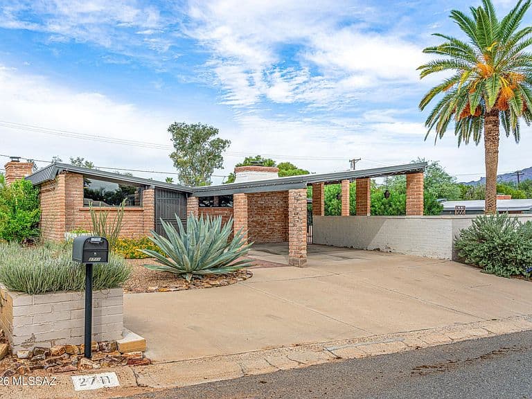 2711 N Kiva Pl photo 1