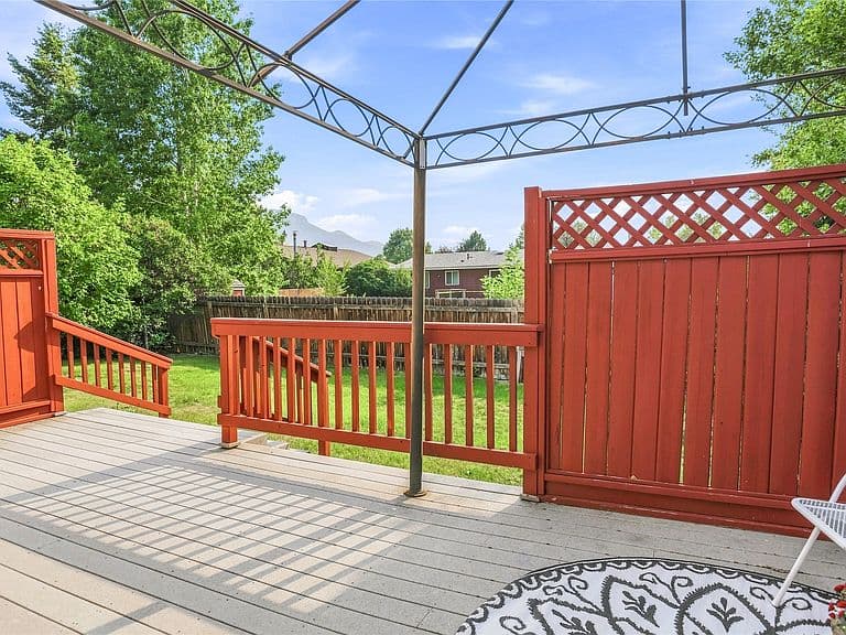 128 Wedgewood Ln photo 2