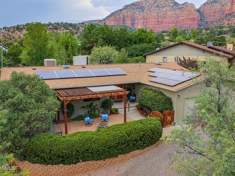 325 RAINTREE Road photo 3