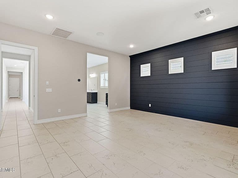 18618 W Cathedral Rock Drive photo 4