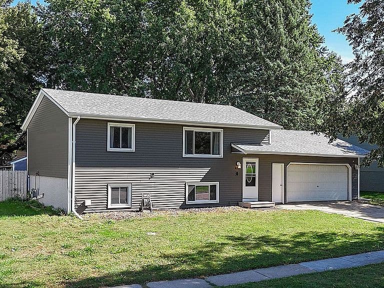 1012 S Suburban Dr photo 1