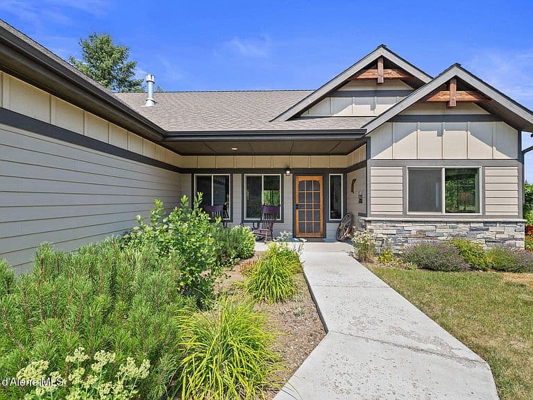 225 Aurora Way photo 4