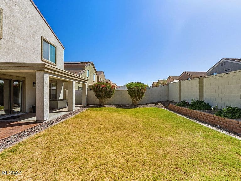 43879 W Maricopa Ave photo 2