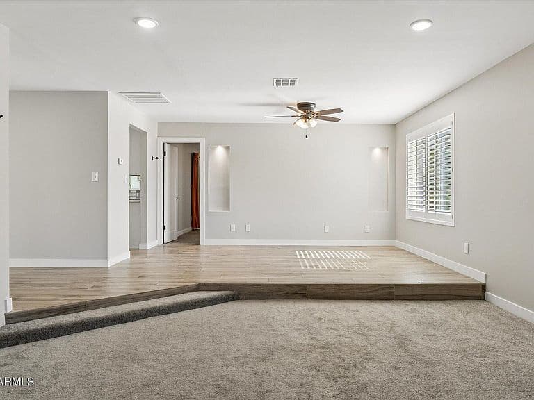1905 E PEGASUS Drive photo 3