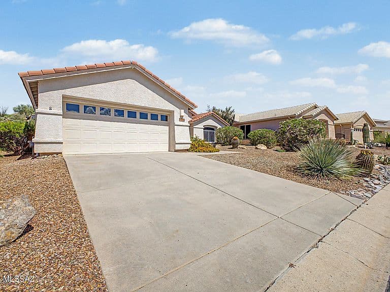 37654 S Skyline Dr photo 2