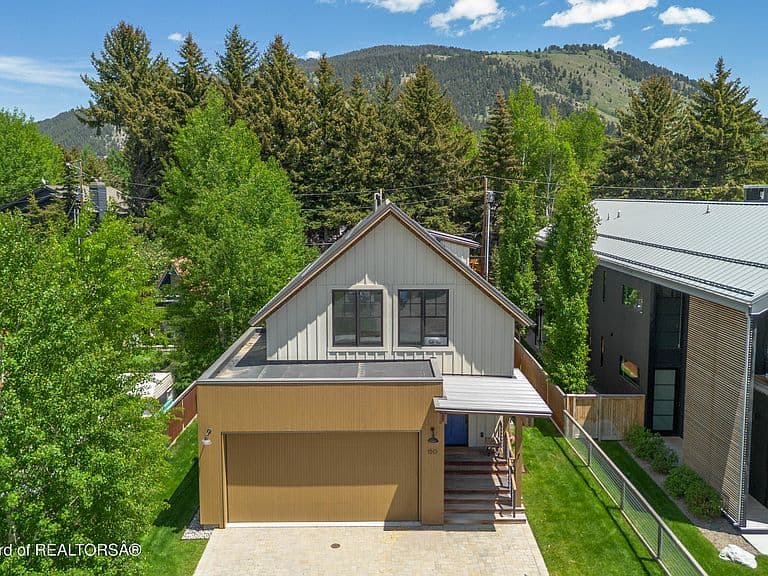 150 N Jean St photo 2