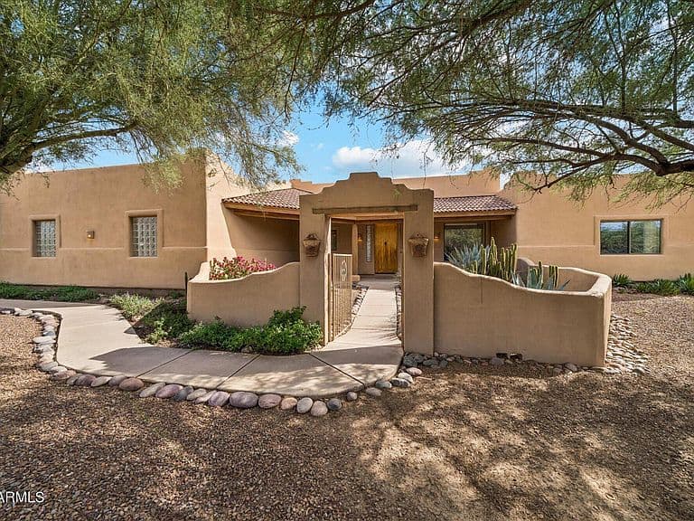 14715 E DIXILETA Drive photo 1