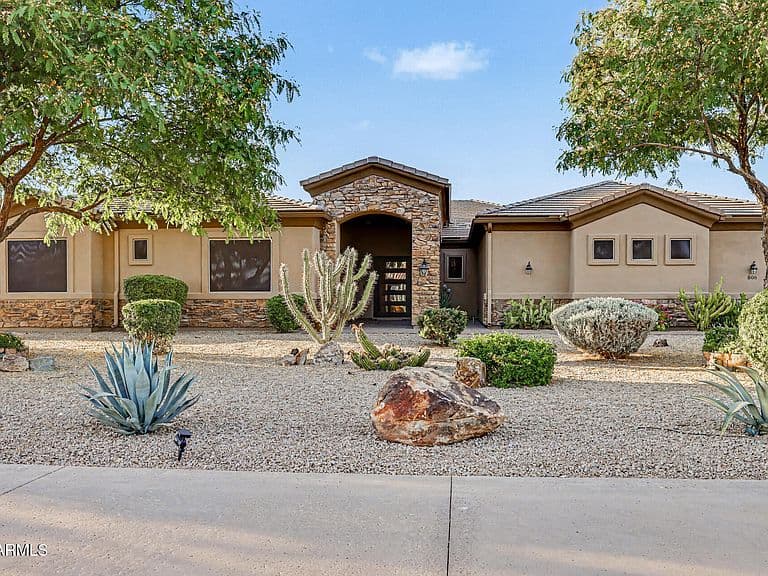806 W DESERT RANCH Road photo 2
