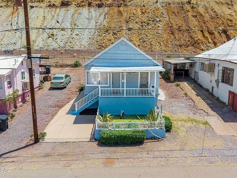 929 American Ave photo 2