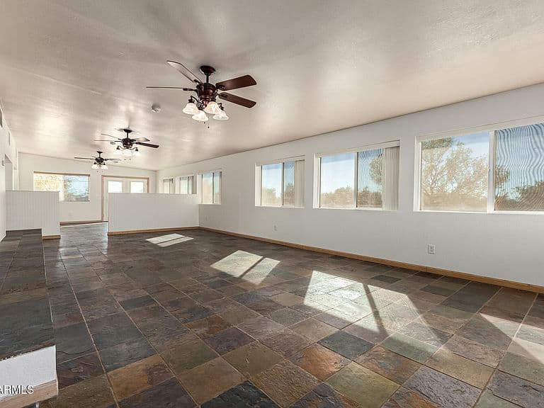 1081 W DANA Avenue photo 5