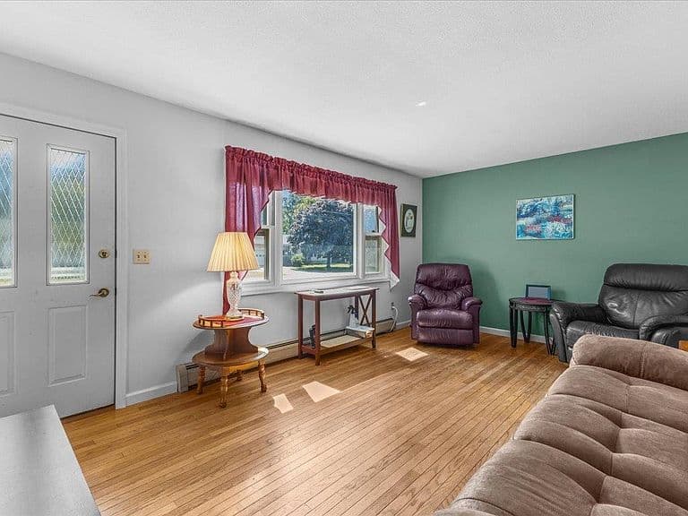 97 Pine Lane photo 5