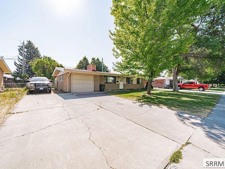 618 Davidson Dr photo 4