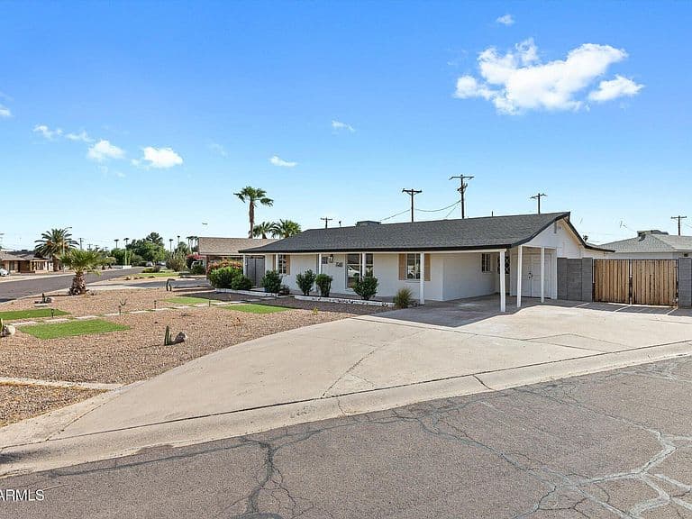 7049 E CYPRESS Street photo 4