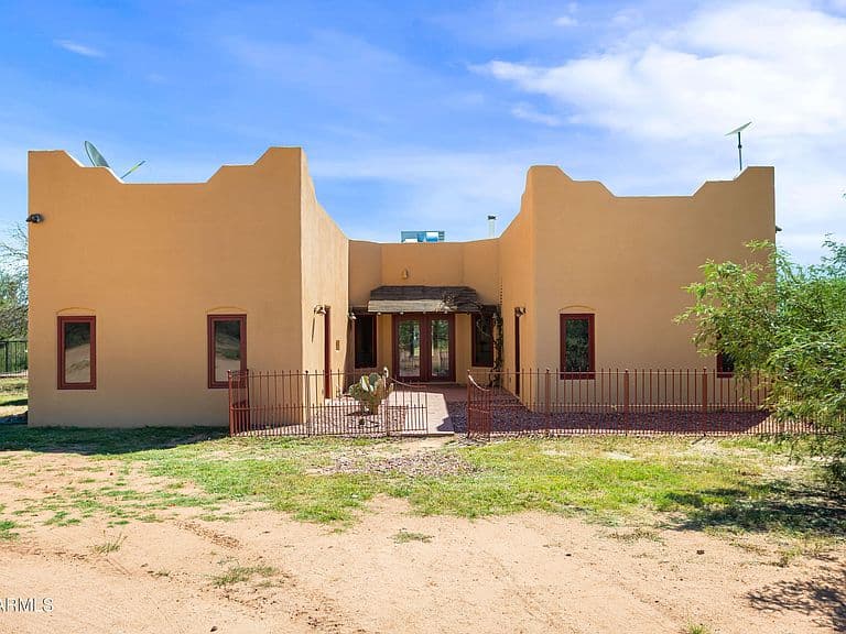 8800 E Cuervos Viejos Trl photo 3