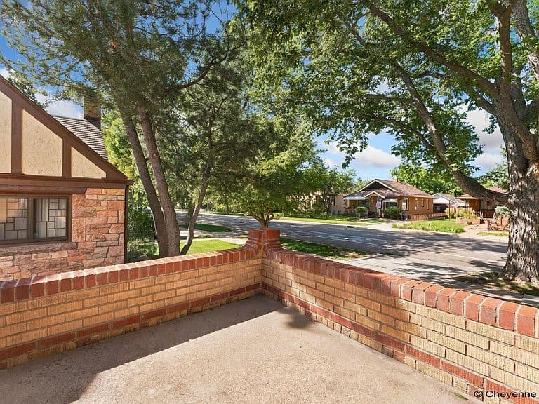 2917 Pioneer Ave photo 3