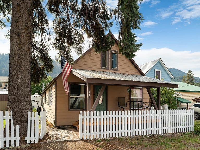 312 E Kootenai Ave photo 3