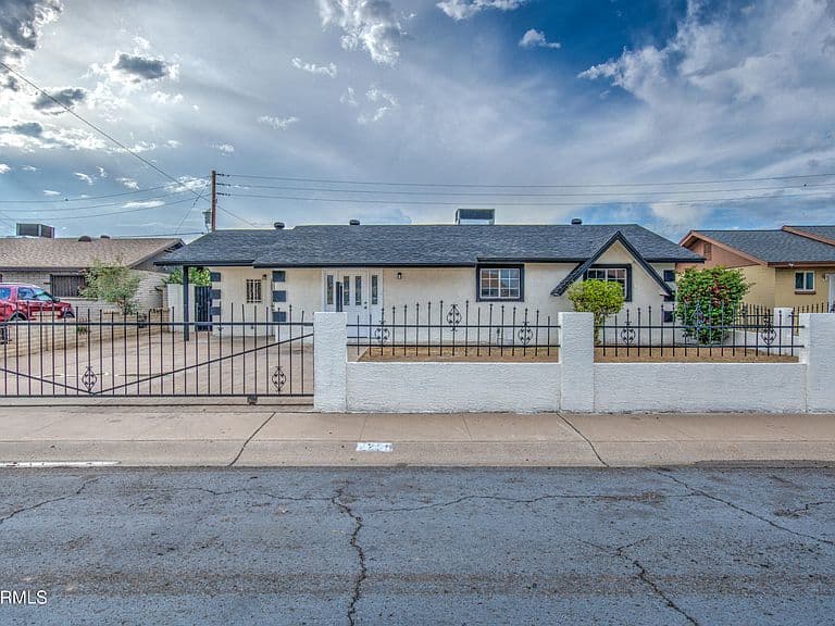 2260 W PECAN Road photo 3