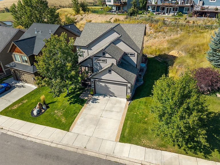 6526 Macarthur Dr photo 2