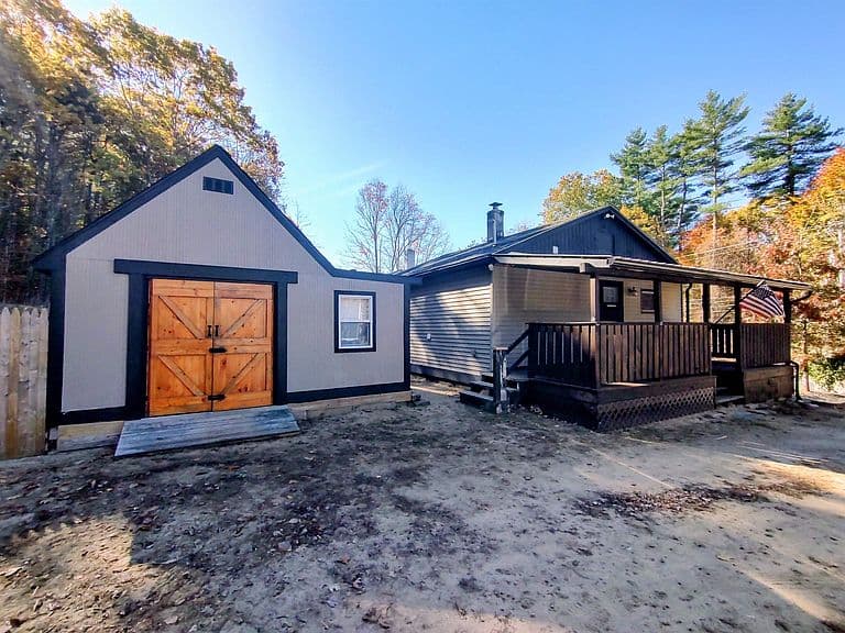279 New Hampton Road photo 1