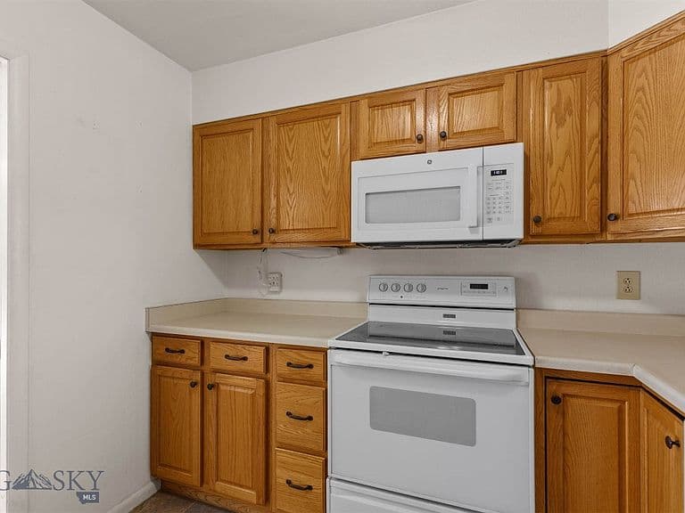 2114 Highland Ct photo 4
