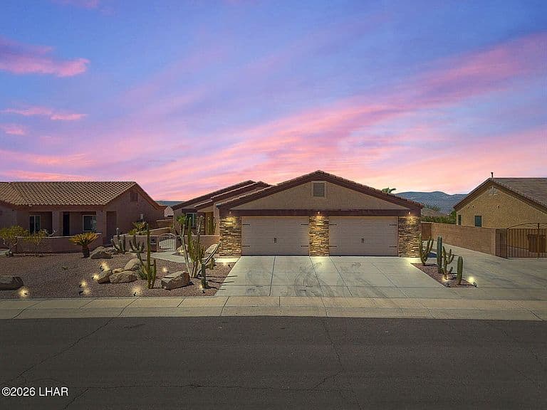 2741 Sanctuary Dr photo 1