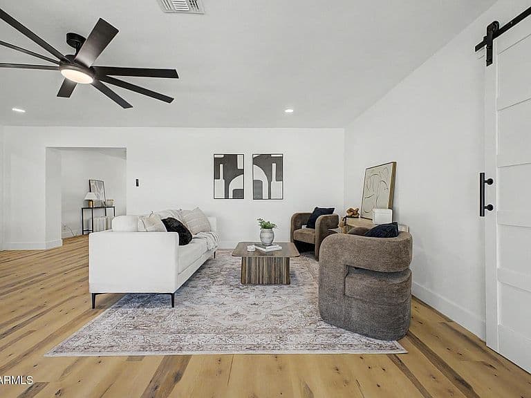 1706 S PARKSIDE Drive photo 5