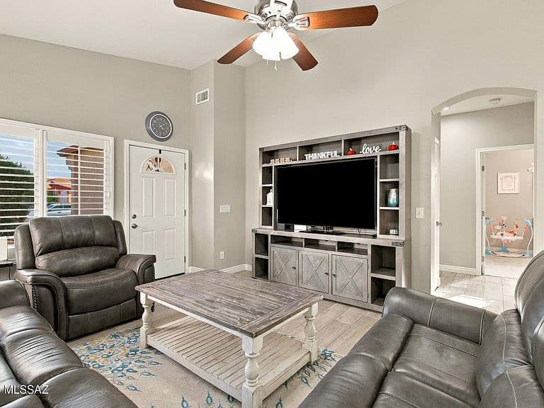 7656 S Trumpet Vine Ave photo 5
