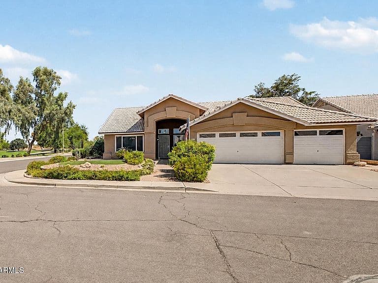 4890 W GERONIMO Street photo 3