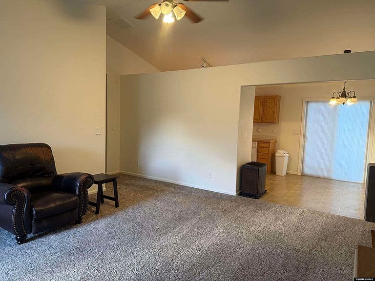 3006 Lerwick Dr photo 4