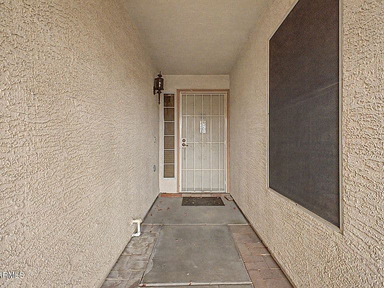 12412 W CAMBRIDGE Avenue photo 4