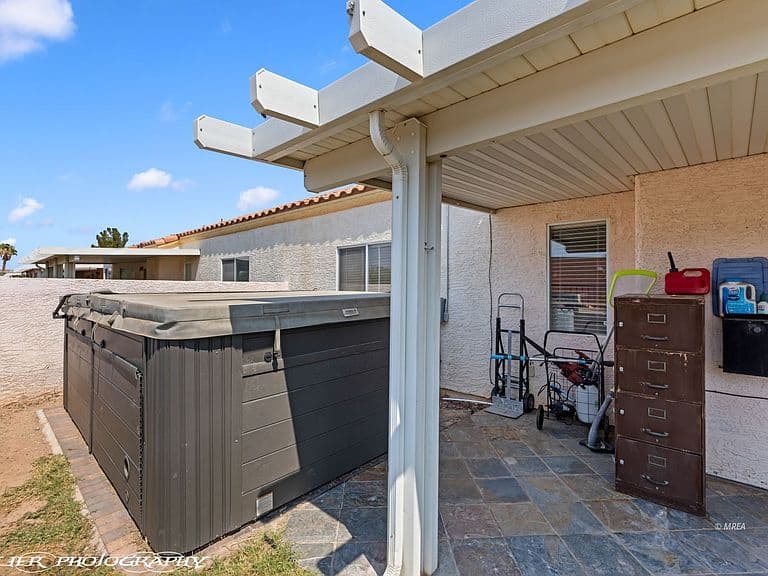 552 Duchess Ln photo 5