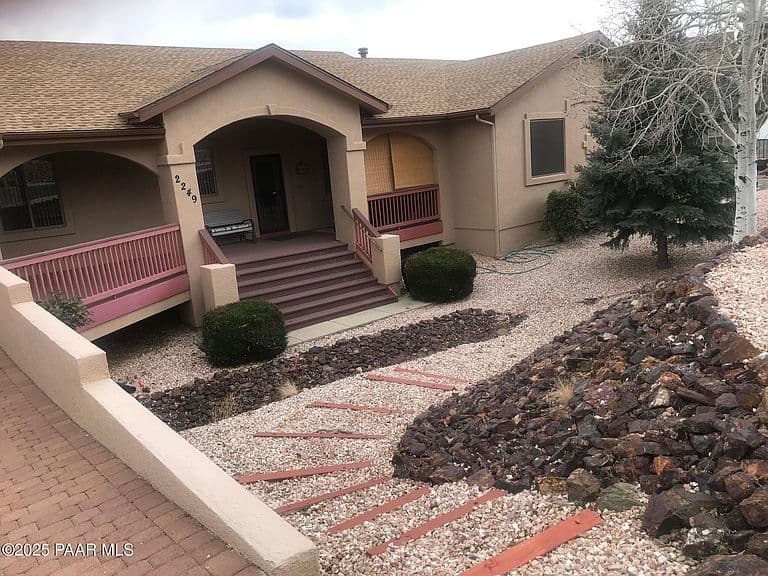 2249 Lakewood Dr photo 1