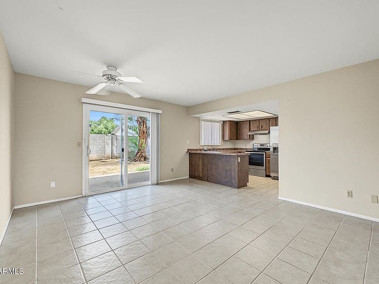 5712 E ESTRID Circle photo 5