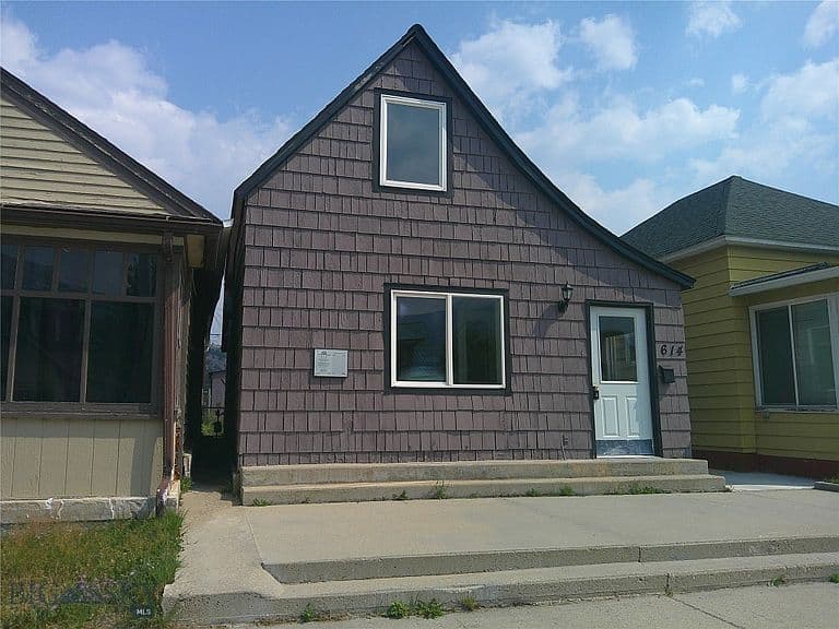 614 W Park Ave photo 1