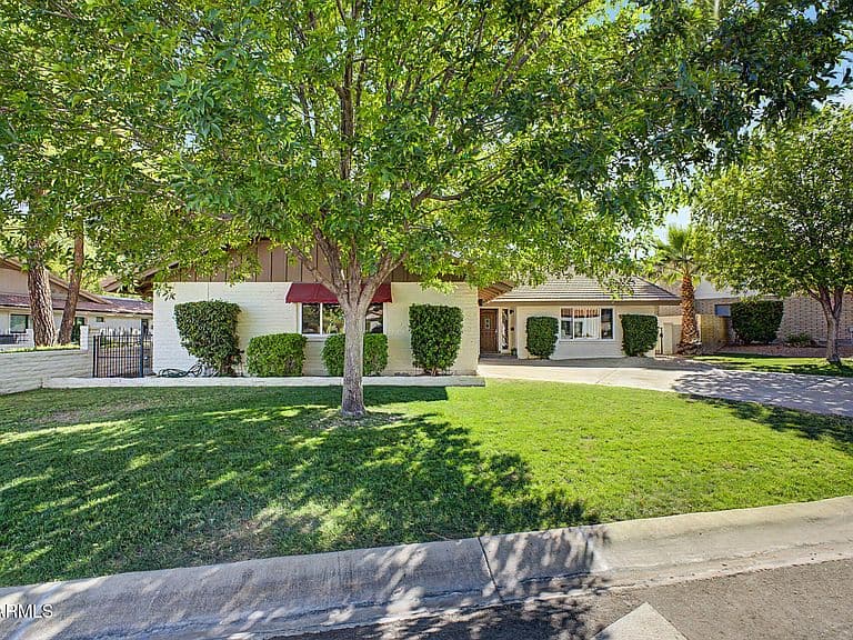 1221 E STEAMBOAT BEND Drive photo 2