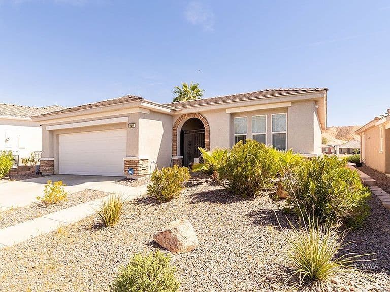 1416 Oakmont Ct photo 2