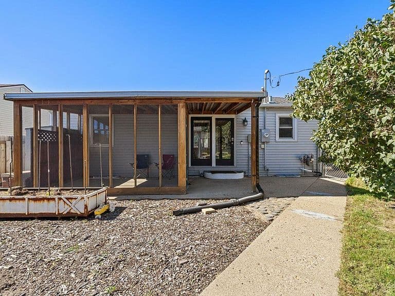 1011 5th St SW photo 5