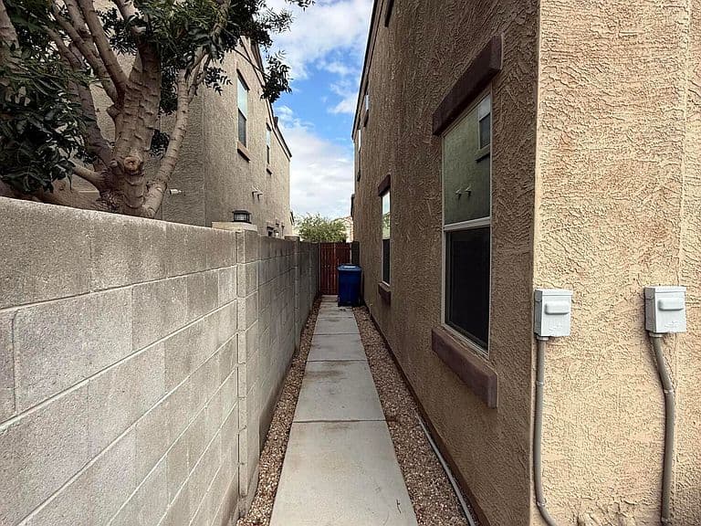 1019 W INDIGO Street photo 5