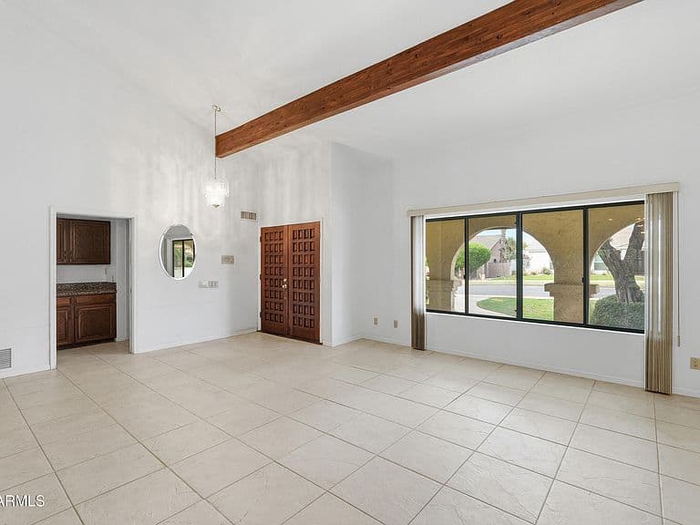 1204 E COMMODORE Place photo 3