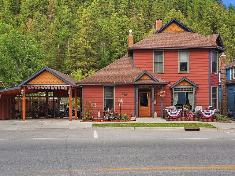 152 Charles St photo 1