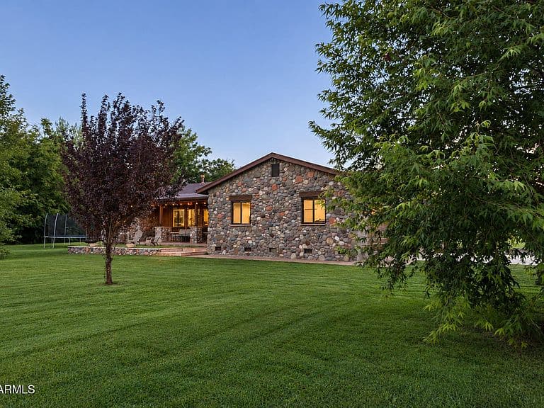 400 N Rio Arriba -- photo 4