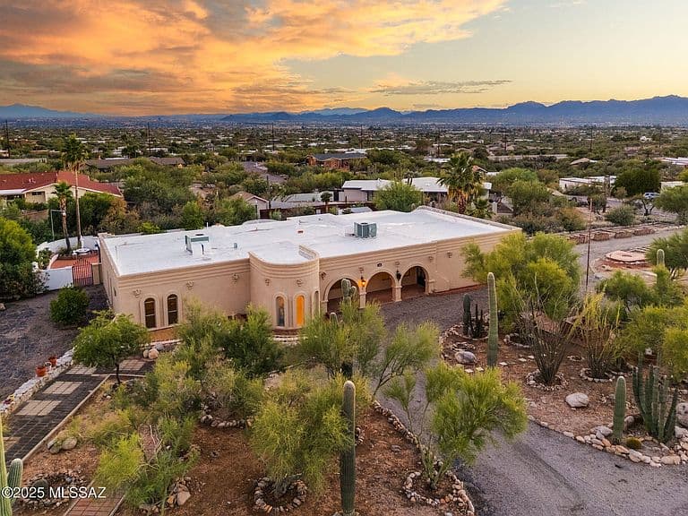 1136 E Deer Canyon Rd photo 2