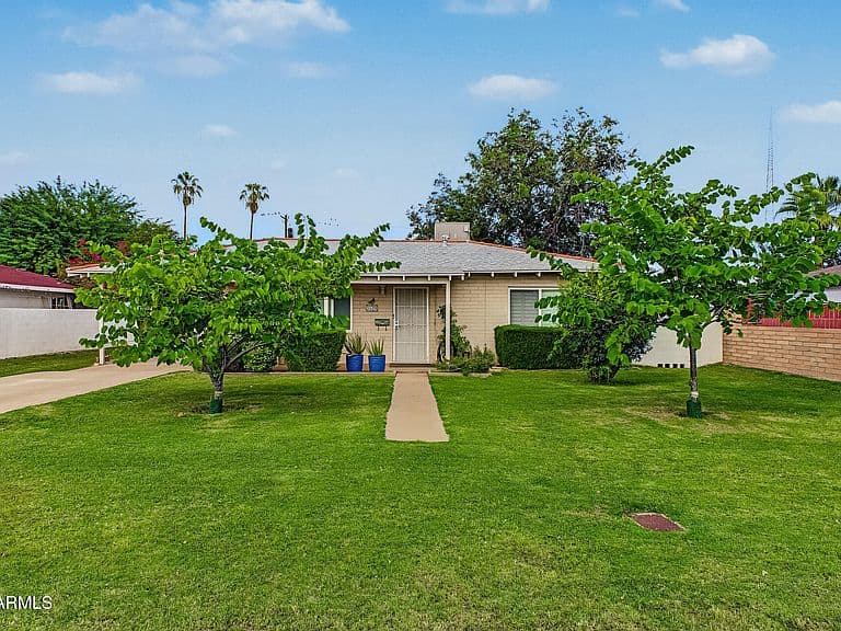 3528 E SHERIDAN Street photo 1