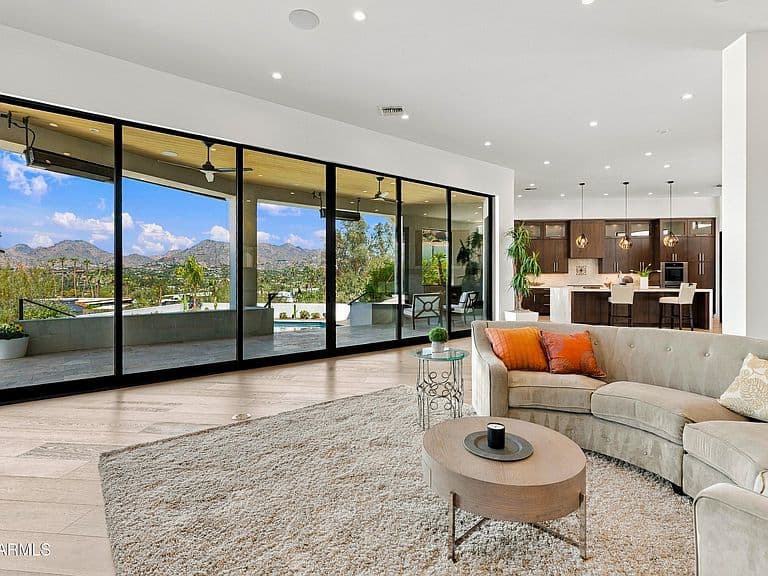5724 N ECHO CANYON Drive photo 4