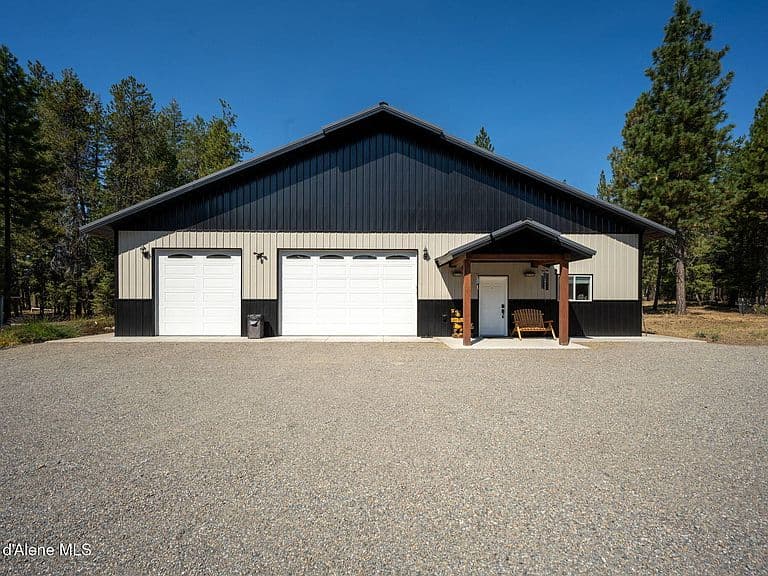 1037 Peregrine Rd photo 1