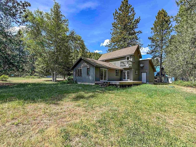 372 Schweitzer Mountain Rd photo 3